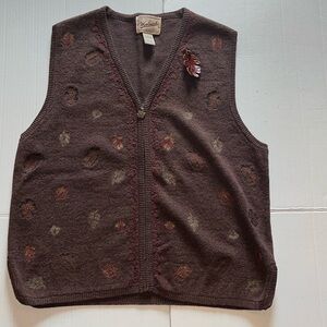 VTG-Woolrich-M-Brown-zip up, fall themed leaves, vest with leaf pin, rib detail.